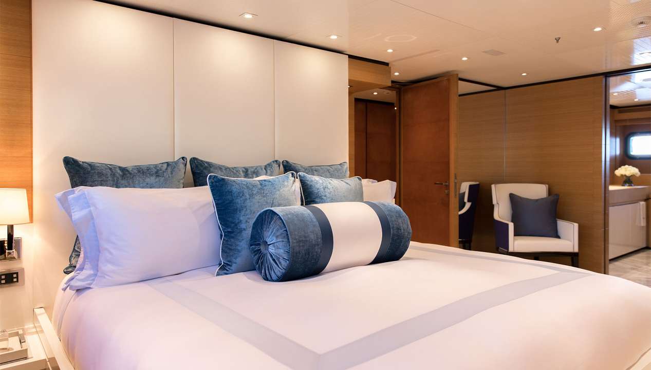 yacht-image-46327-full-11_822413_jpg MV Privacy Sydney