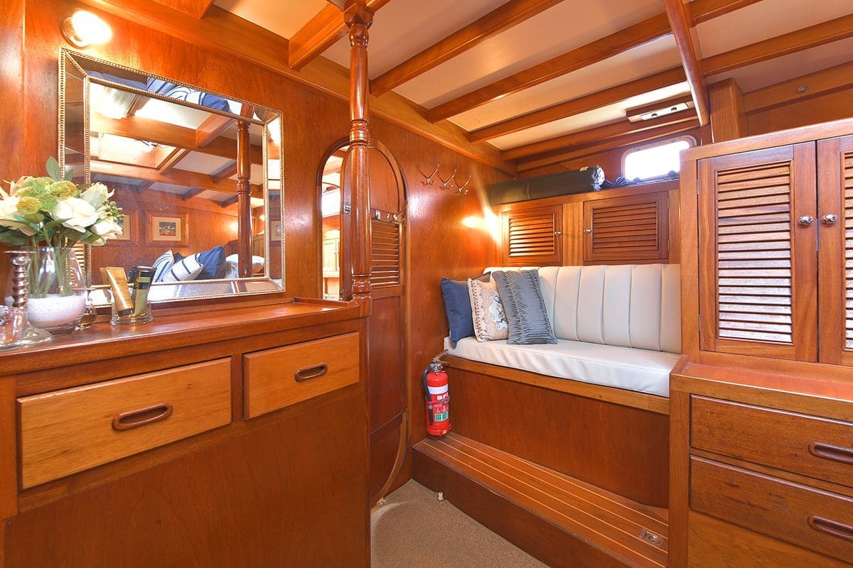 WEB-RES-MAIN-CABIN_2-1
